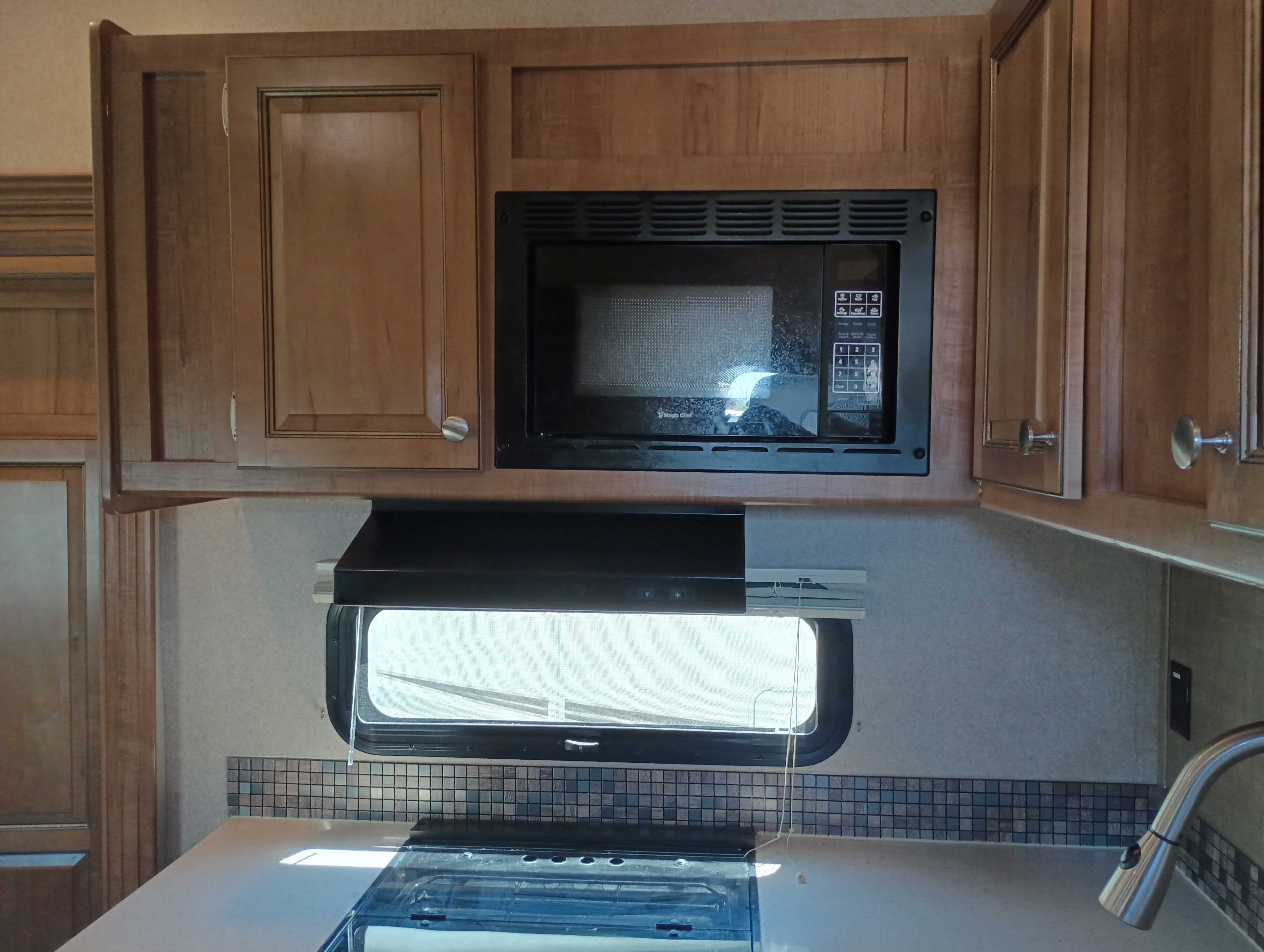 2015 Forest River Rockwood Ultra Lite 2650WS - Image 5