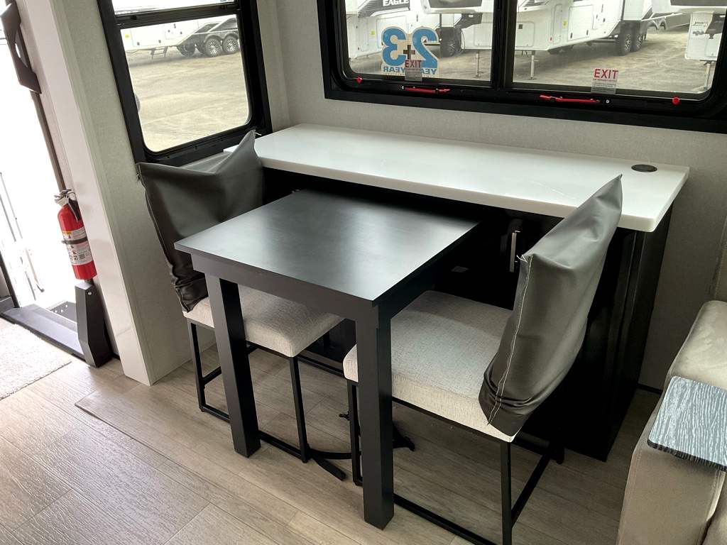 2026 JAYCO PINNACLE 32 RLTS - Image 11