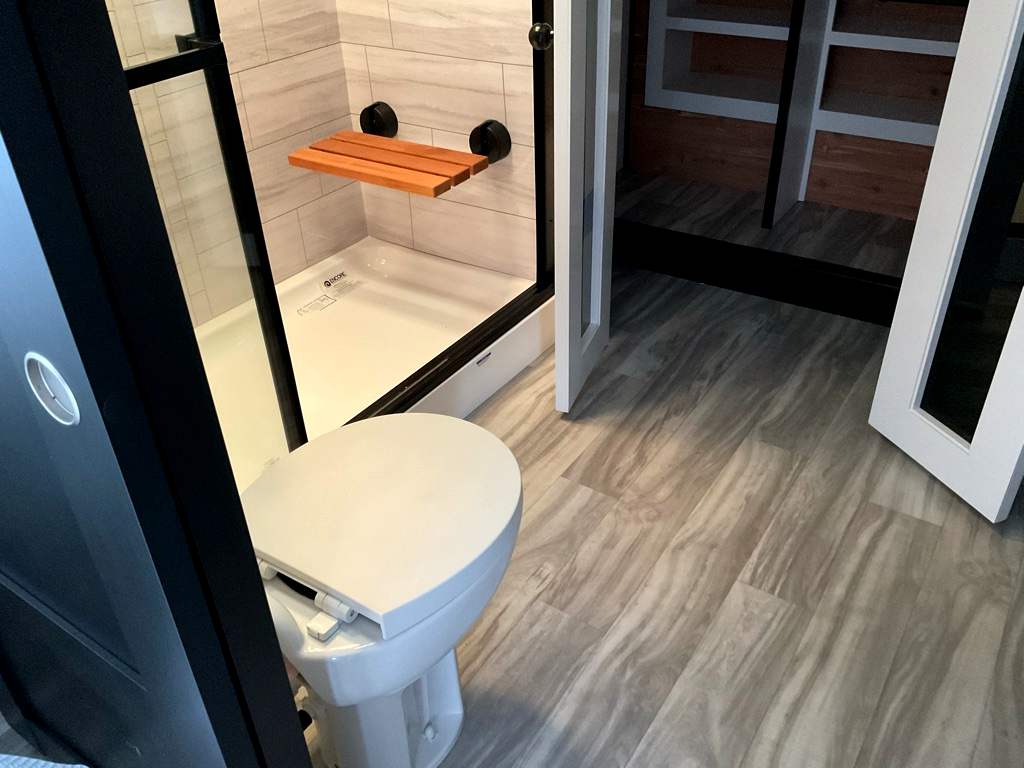 2025 JAYCO PINNACLE 38 FBRK - Image 24