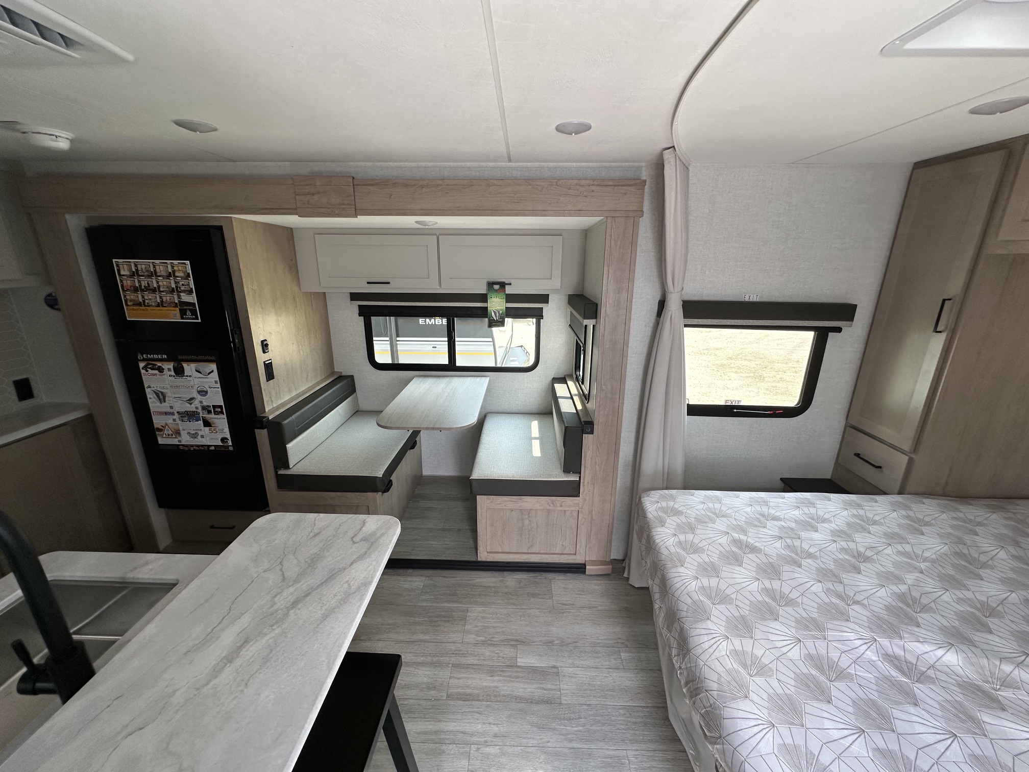 2027 Ember RV E-Series 22ETS - Image 7