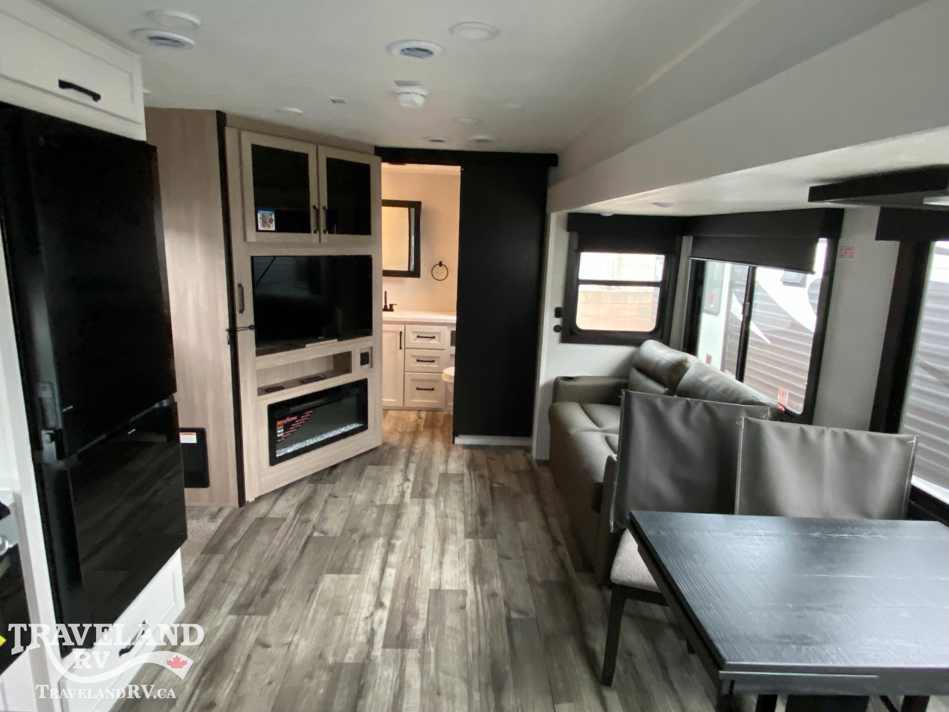 2026 Highland Ridge Roamer Light Duty 27RBOS - Image 4
