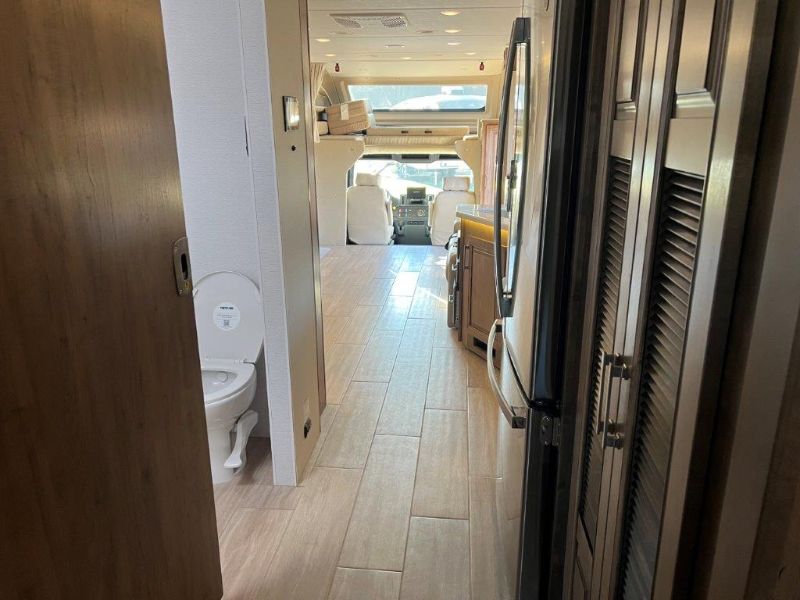 2026 Entegra Coach Accolade XL 37M - Image 10