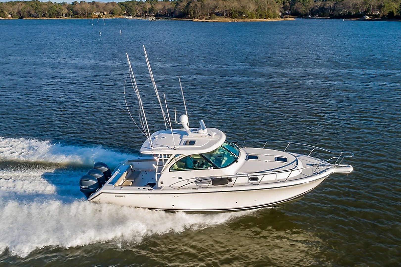 2015 PURSUIT 385 OS Base - Image 2