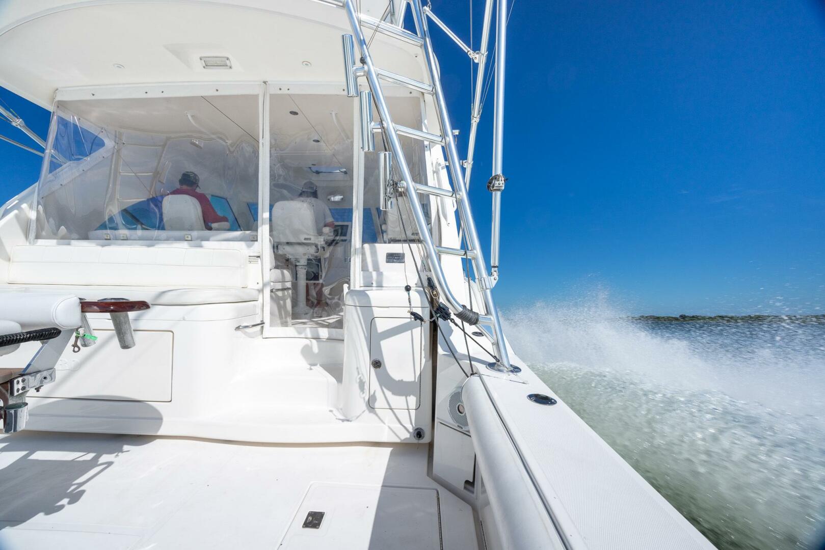 2012 Cabo 40 Express - Image 10