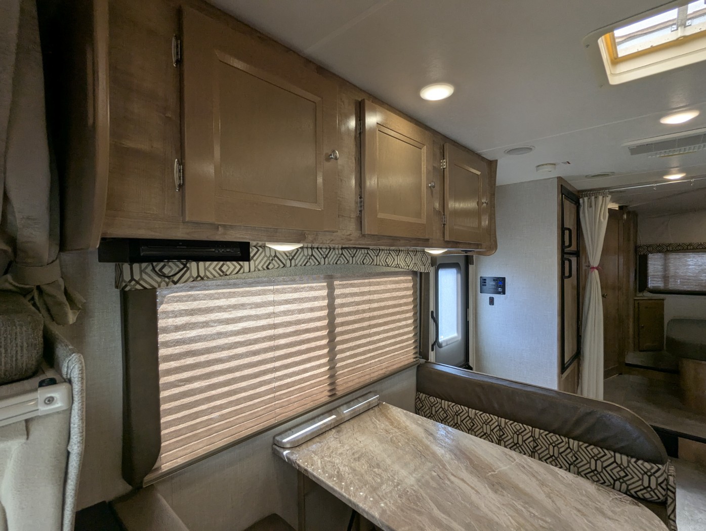 2020 Coachmen Leprechaun 260RS - Image 16