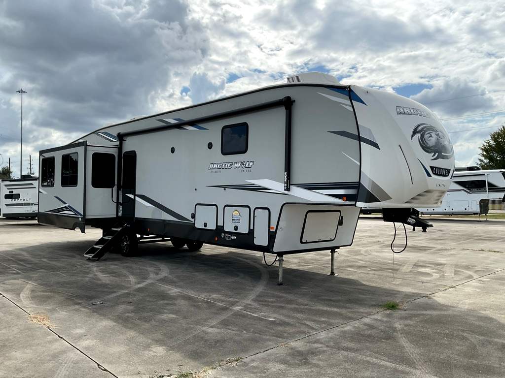 2022 FOREST RIVER ARTICWOLF M-3880 SUITE - Image 1