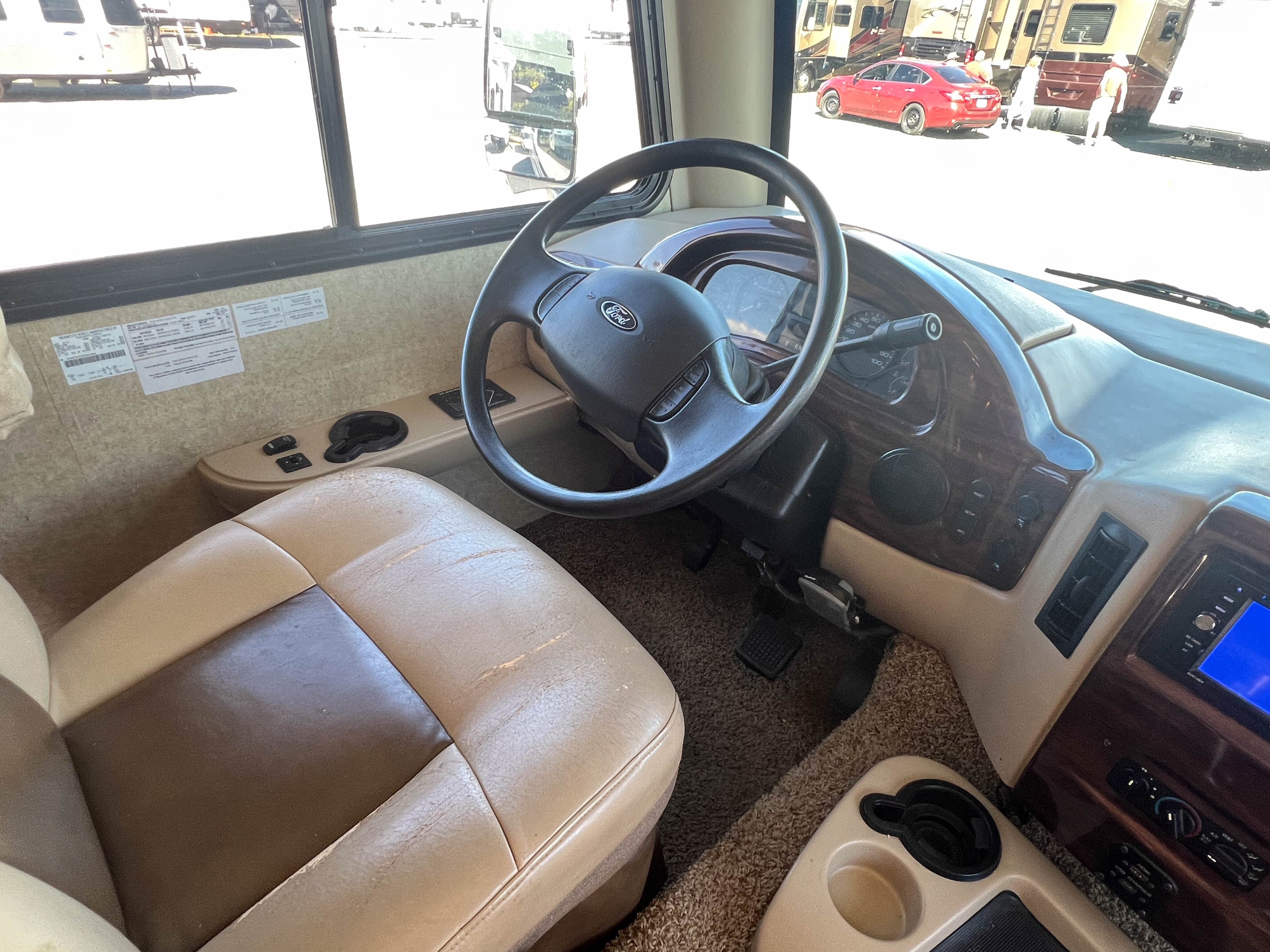 2015 Thor Motor Coach ACE 27.1 - Image 12