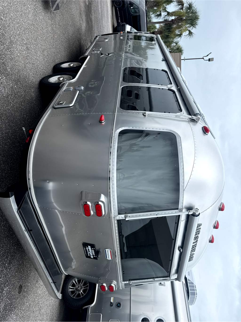 2027 Airstream International 25FB - Image 3