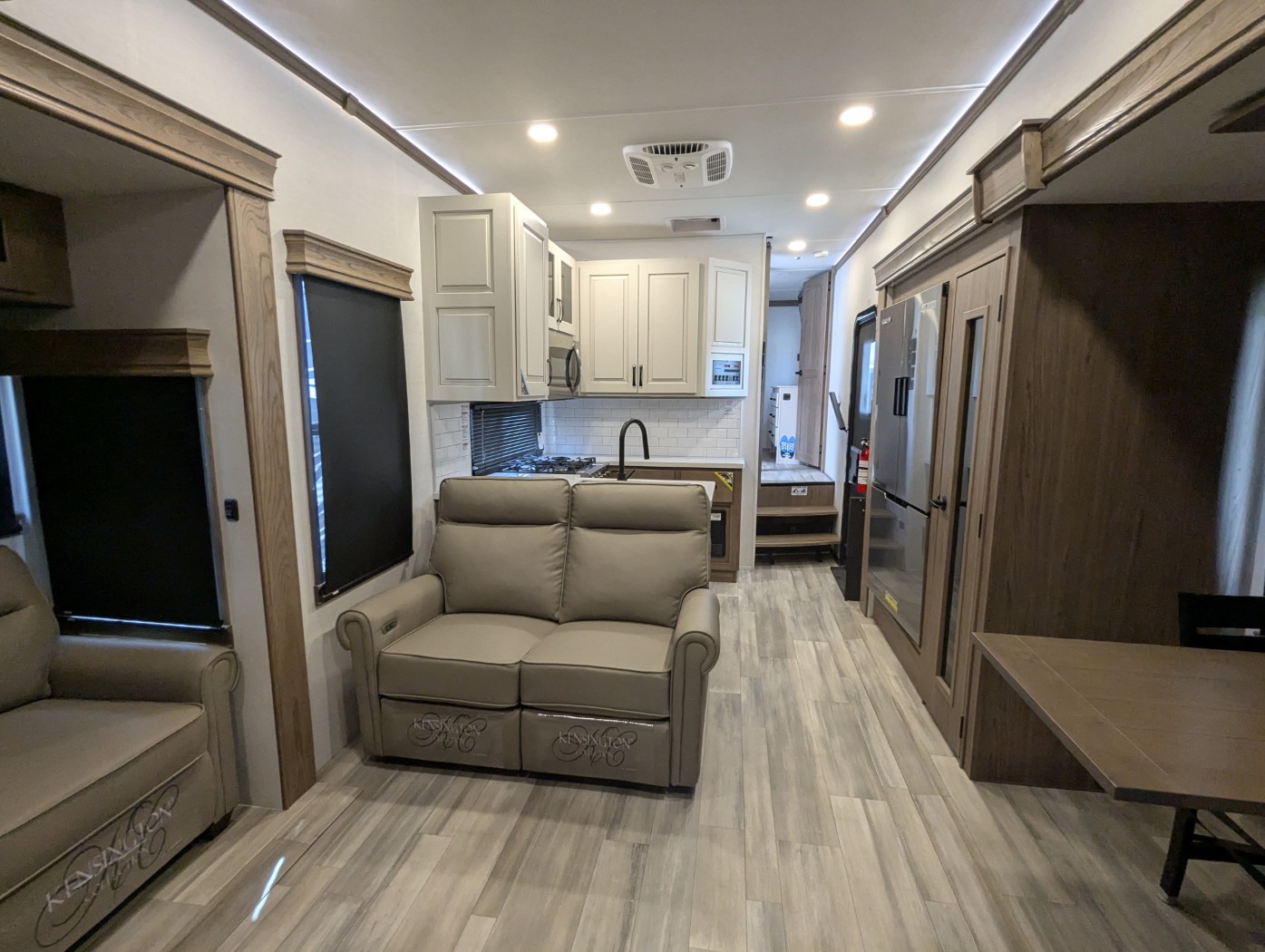 2024 Alliance RV Paradigm 395DS - Image 18