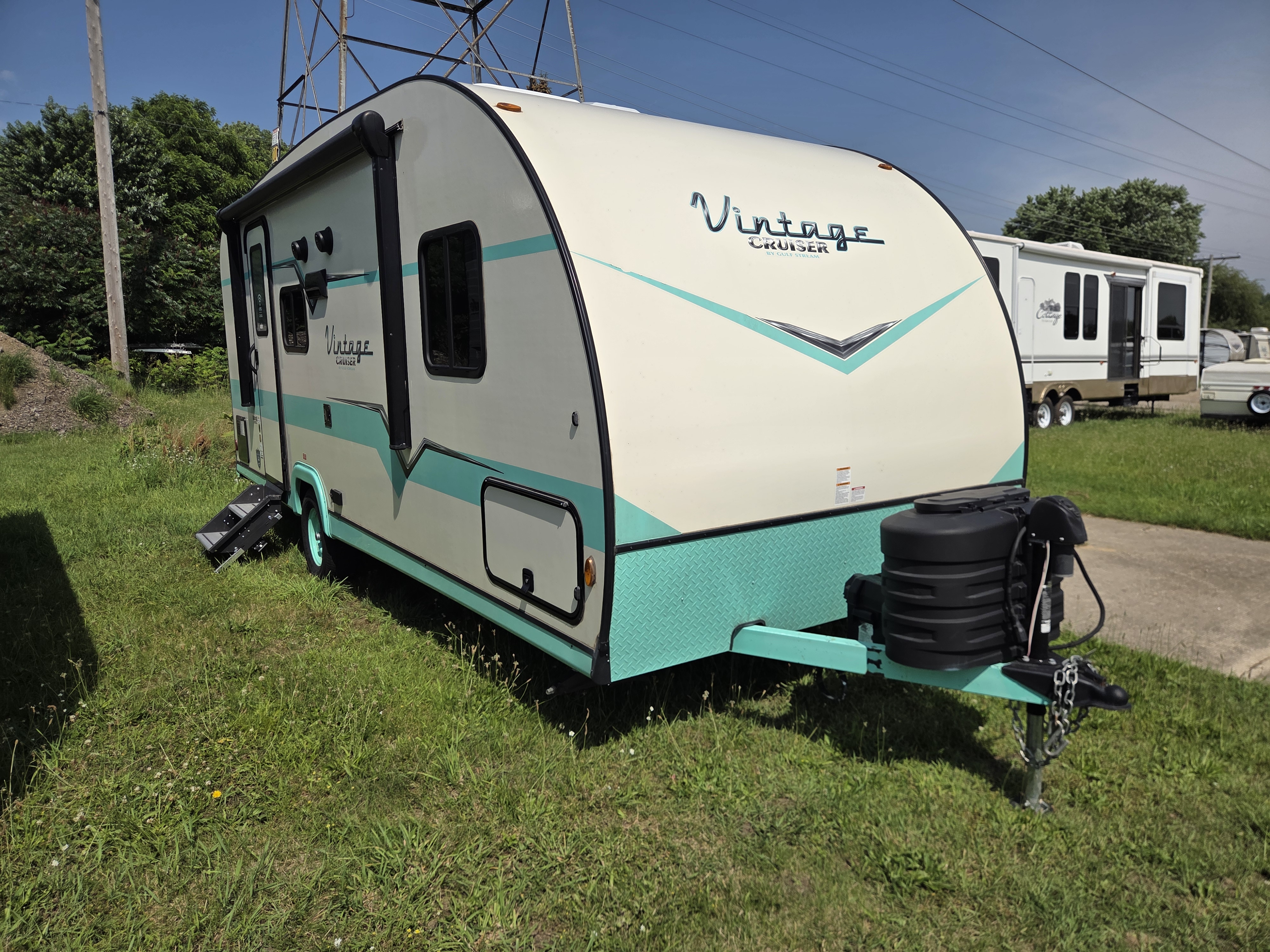 2024 Gulf Stream Vintage Cruiser 19CSK - Image 1