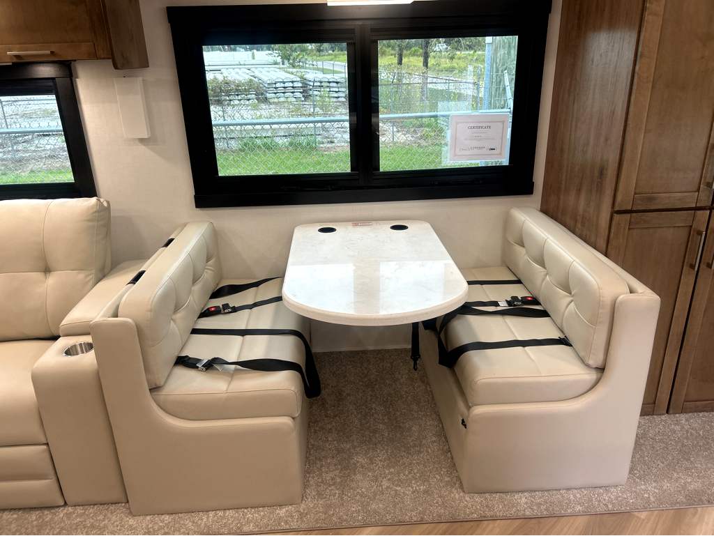 2026 ENTEGRA COACH ACCOLADE 37K - Image 13