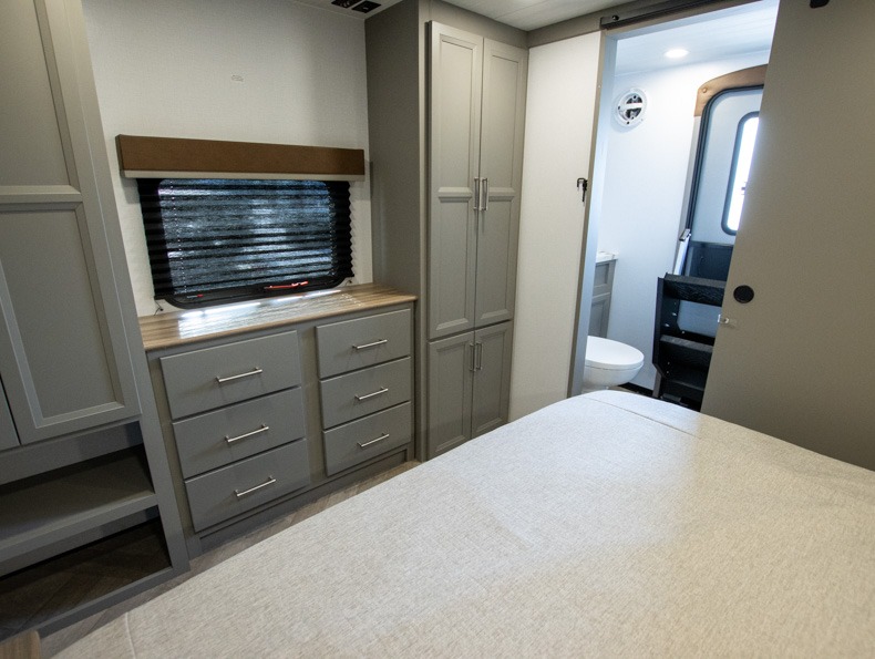2026 Keystone Sprinter 3920DSL - Image 15