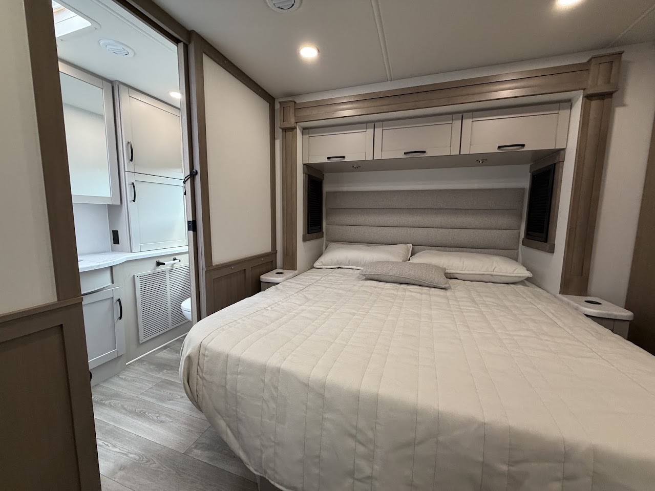 2027 JAYCO PRECEPT 36C - Image 47