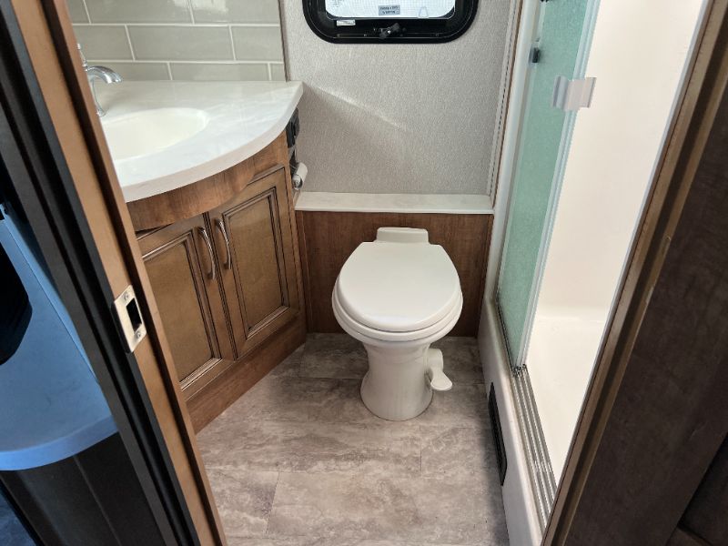 2023 Holiday Rambler Navigator 38N - Image 11