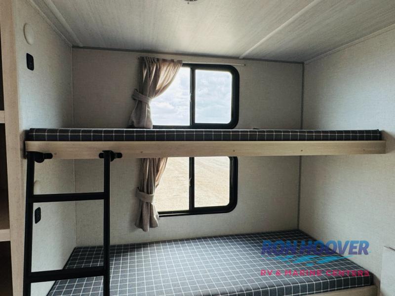 2025 FOREST RIVER 34CAMP - Image 10