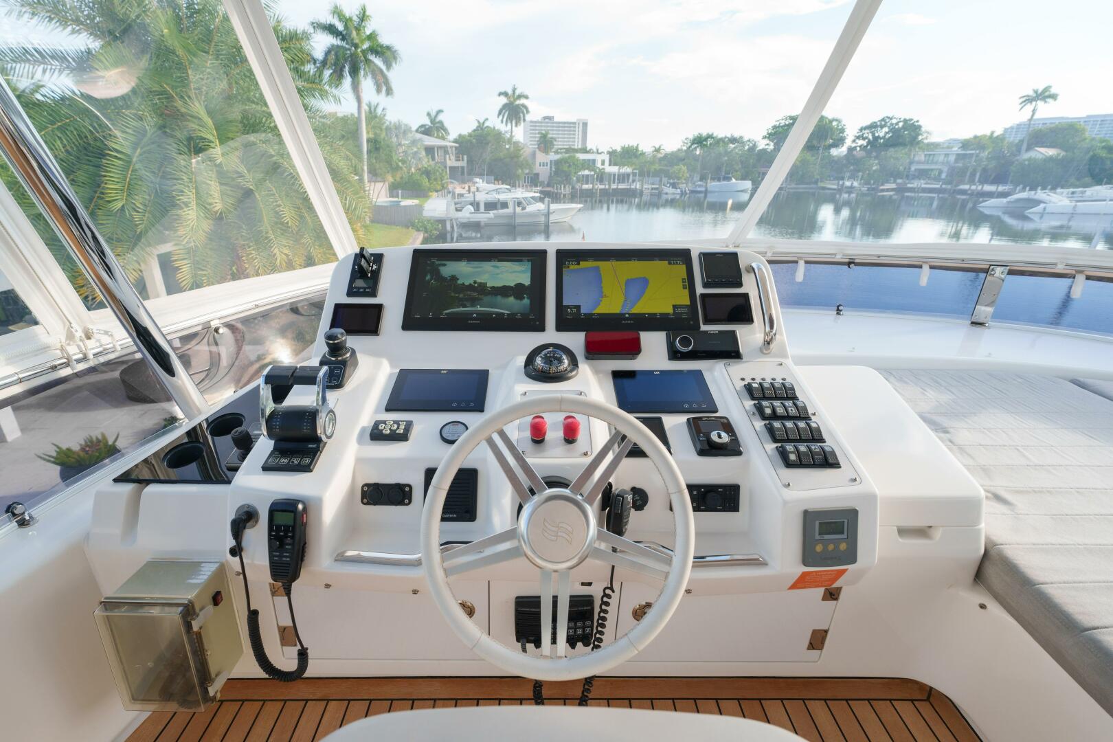2020 Sirena 64 - Image 38