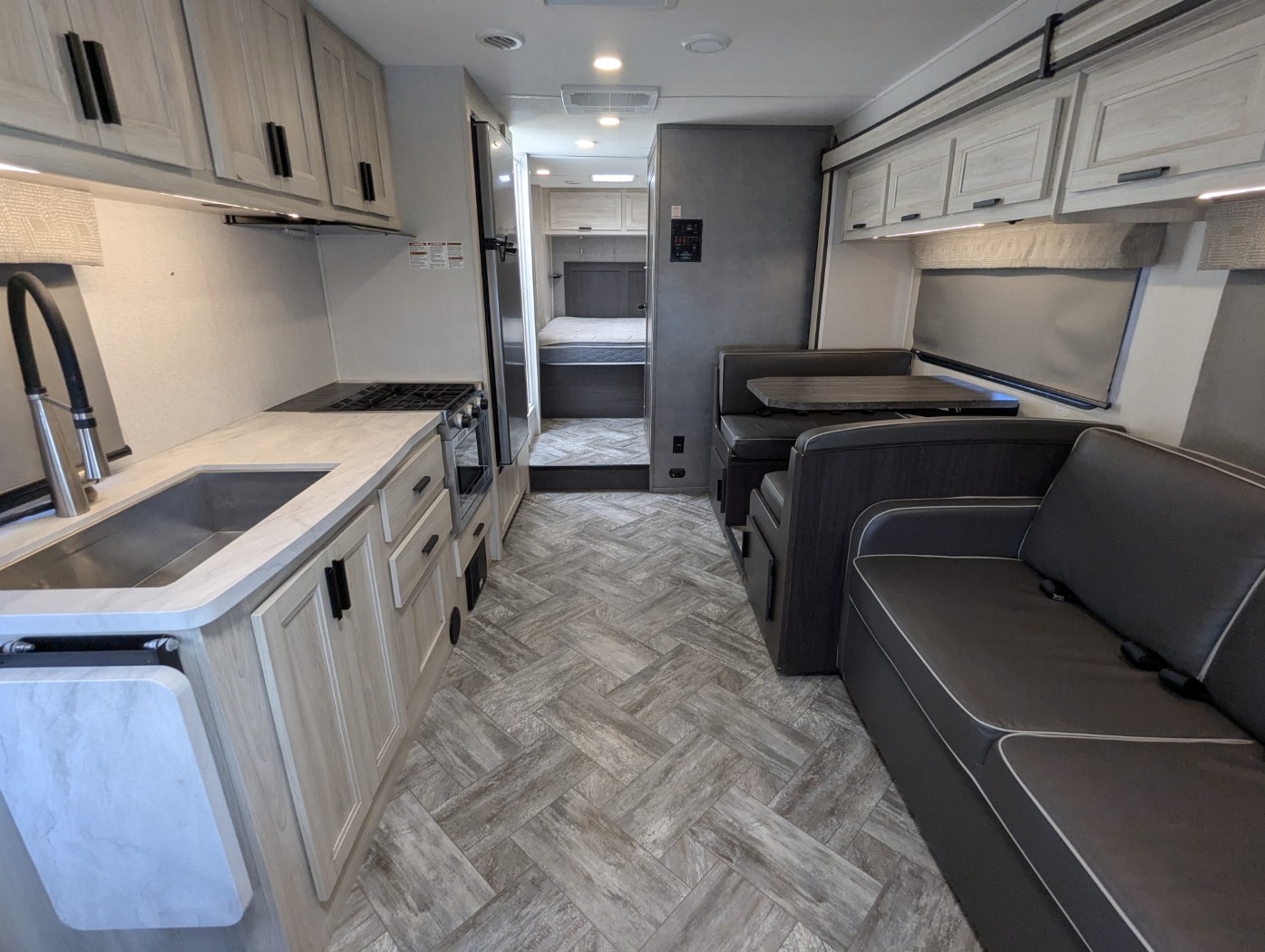 2023 Forest River Sunseeker 2850S LE - Image 10