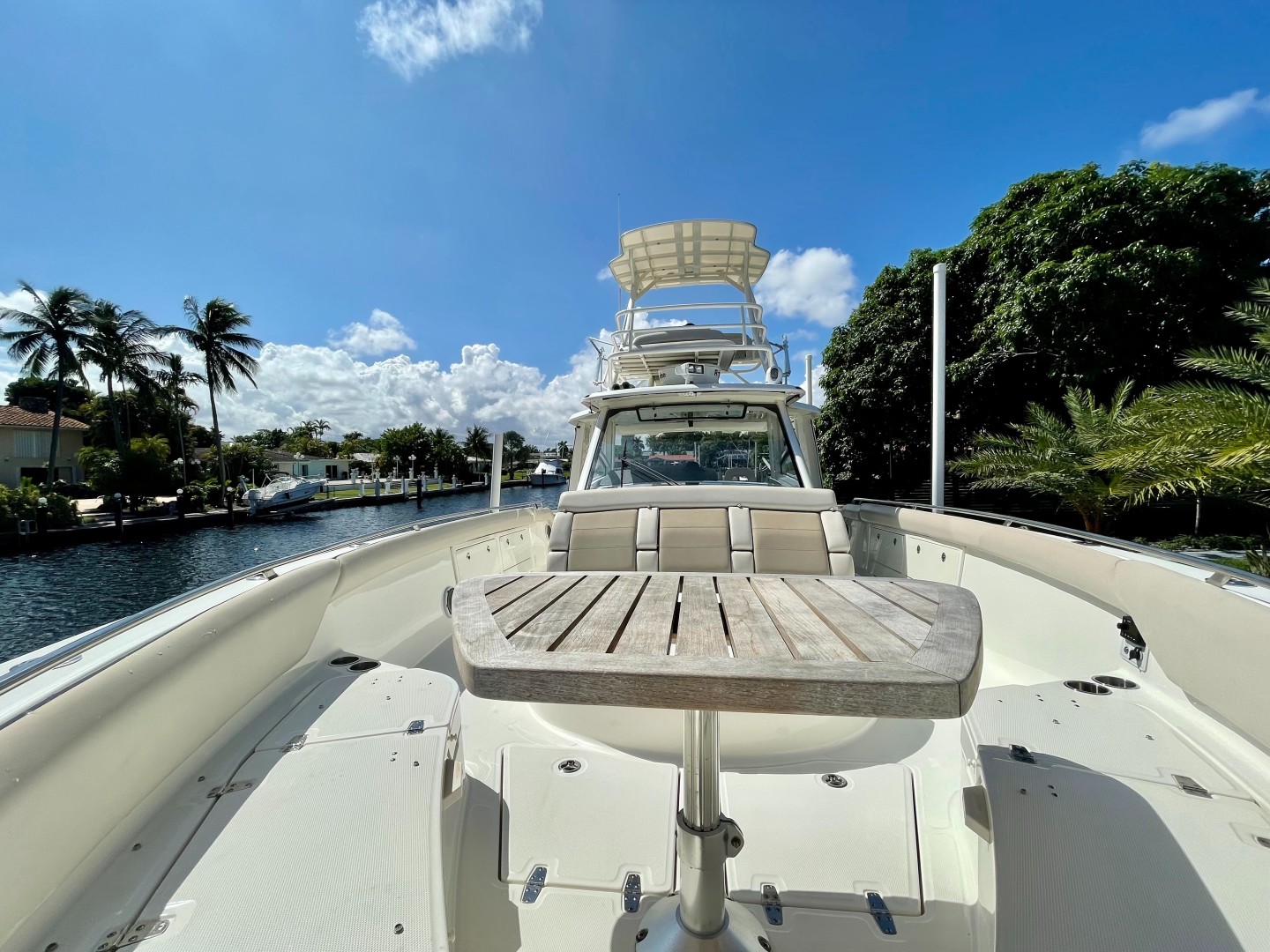 2016 Boston Whaler 420 Outrage - Image 4