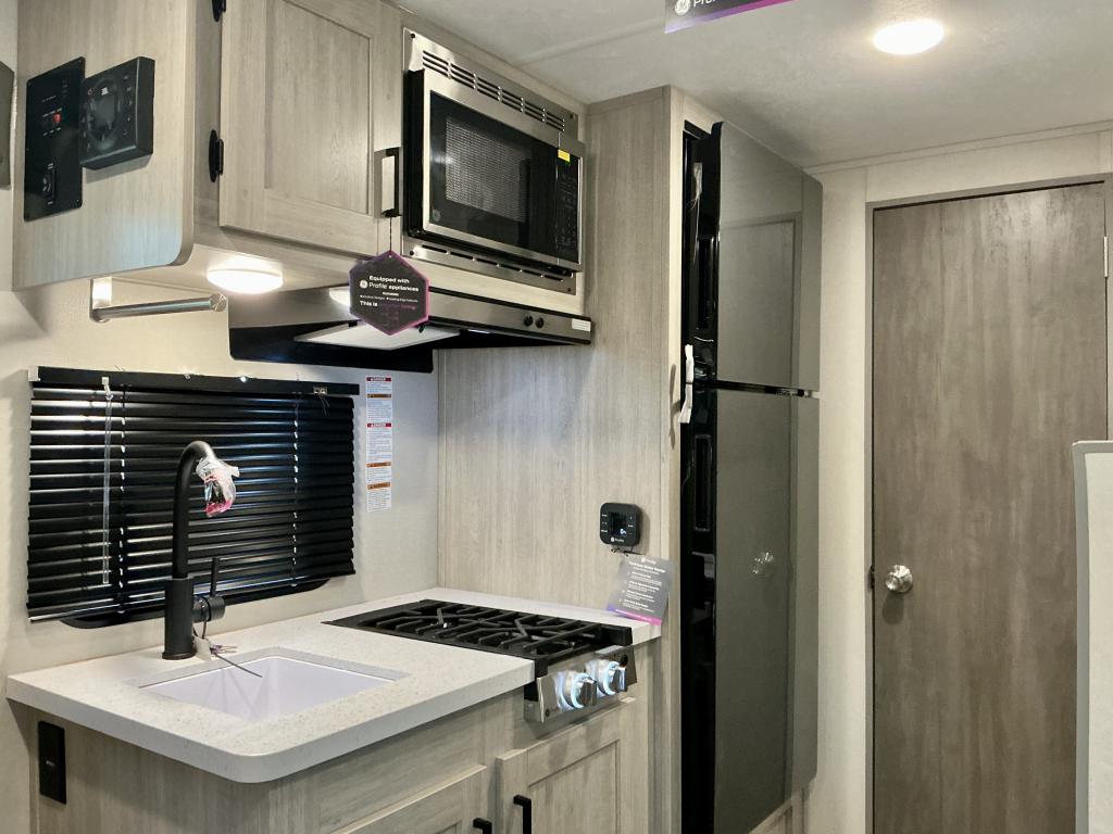 2026 COACHMEN 164BHX - Image 9