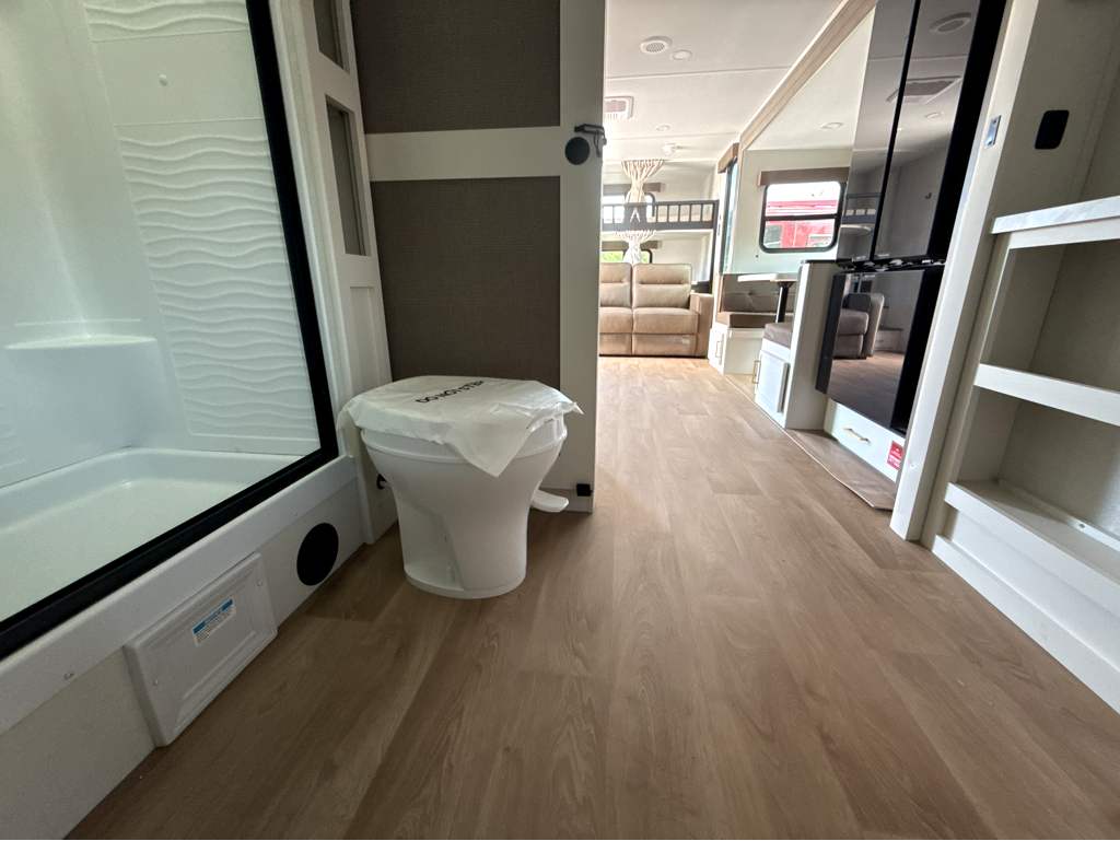 2026 GRAND DESIGN TRANSCEND 265BHT - Image 21