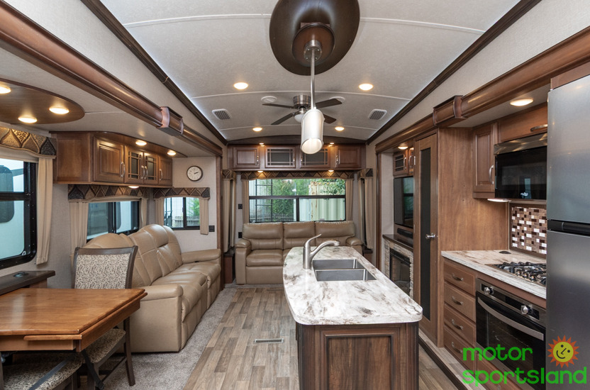 2017 Keystone Montana Legacy 3720RL - Image 15