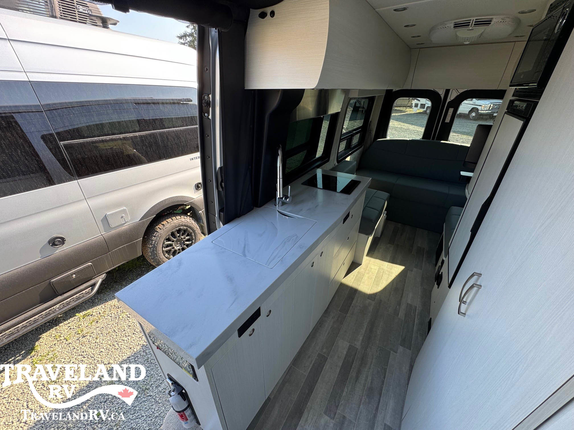 2023 Pleasure-Way Plateau FL - Image 3