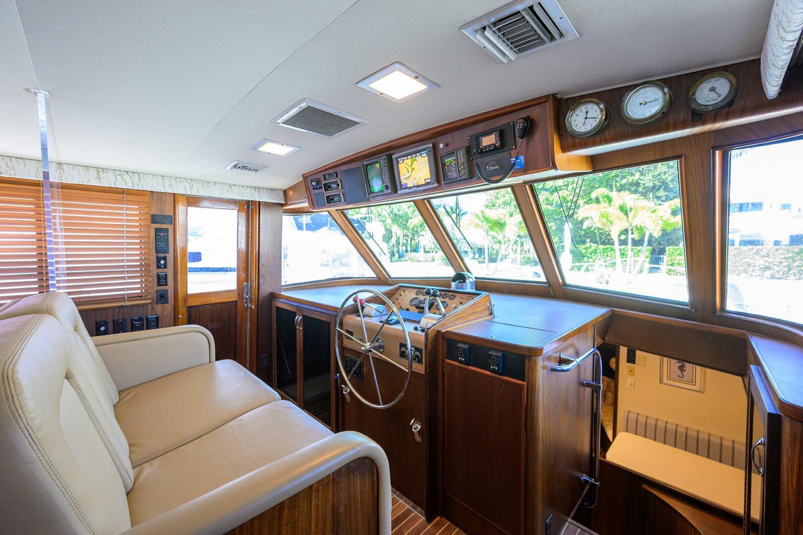 2003 Jupiter 31 Cuddy - Image 47