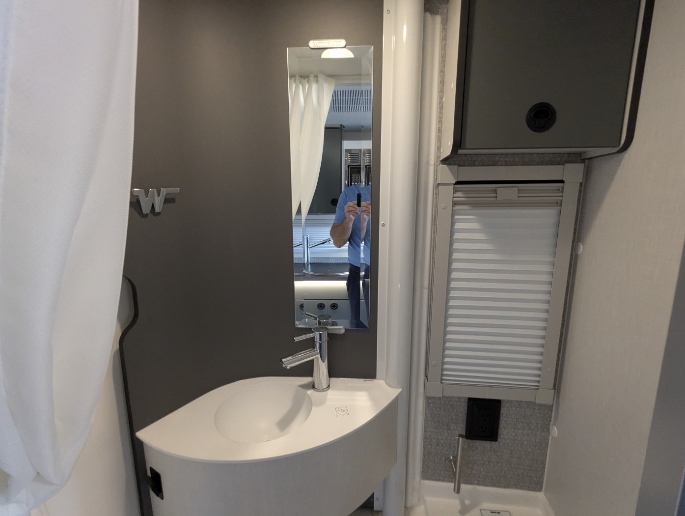2026 Winnebago EKKO Sprinter 23B AWD - ATH Edition  - Image 24