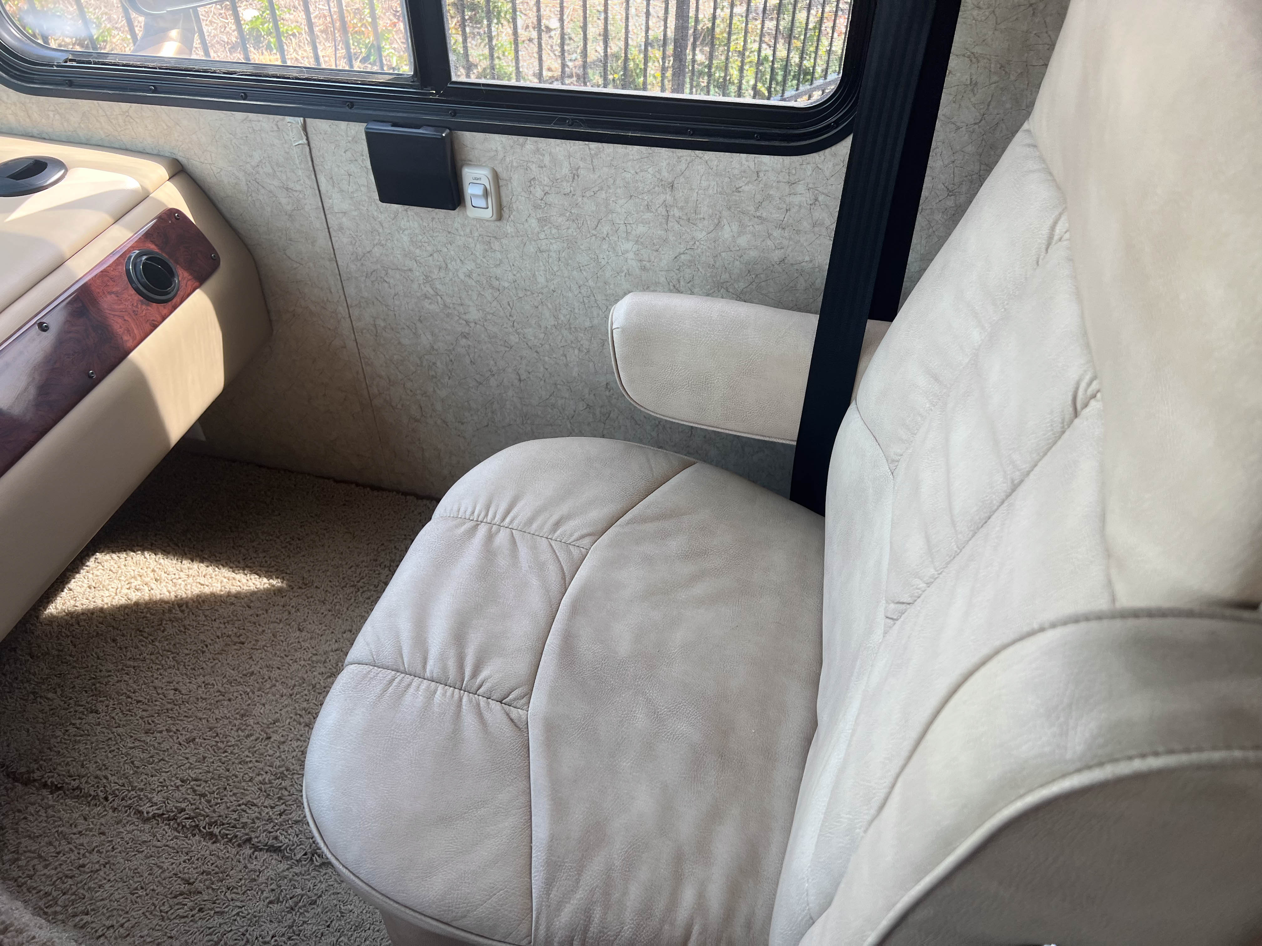 2011 NEWMAR BAYSTAR 3302 - Image 11