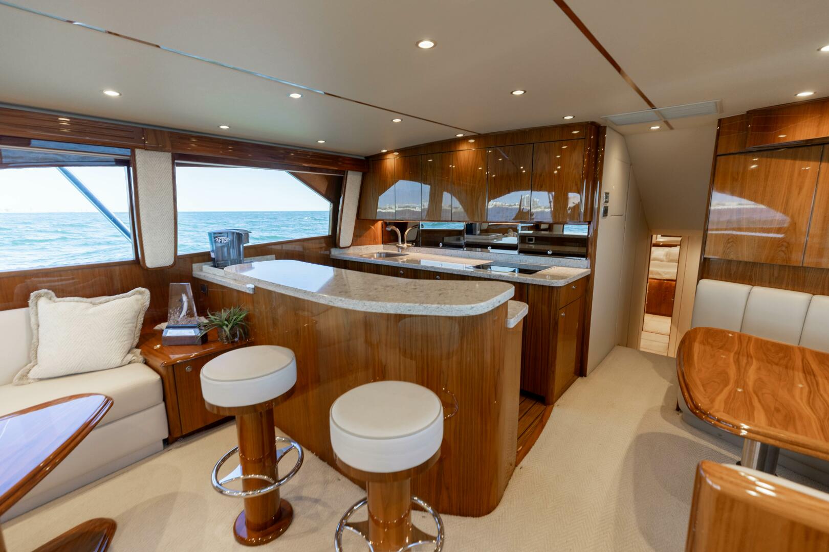 2020 Viking 62 Convertible - Image 9