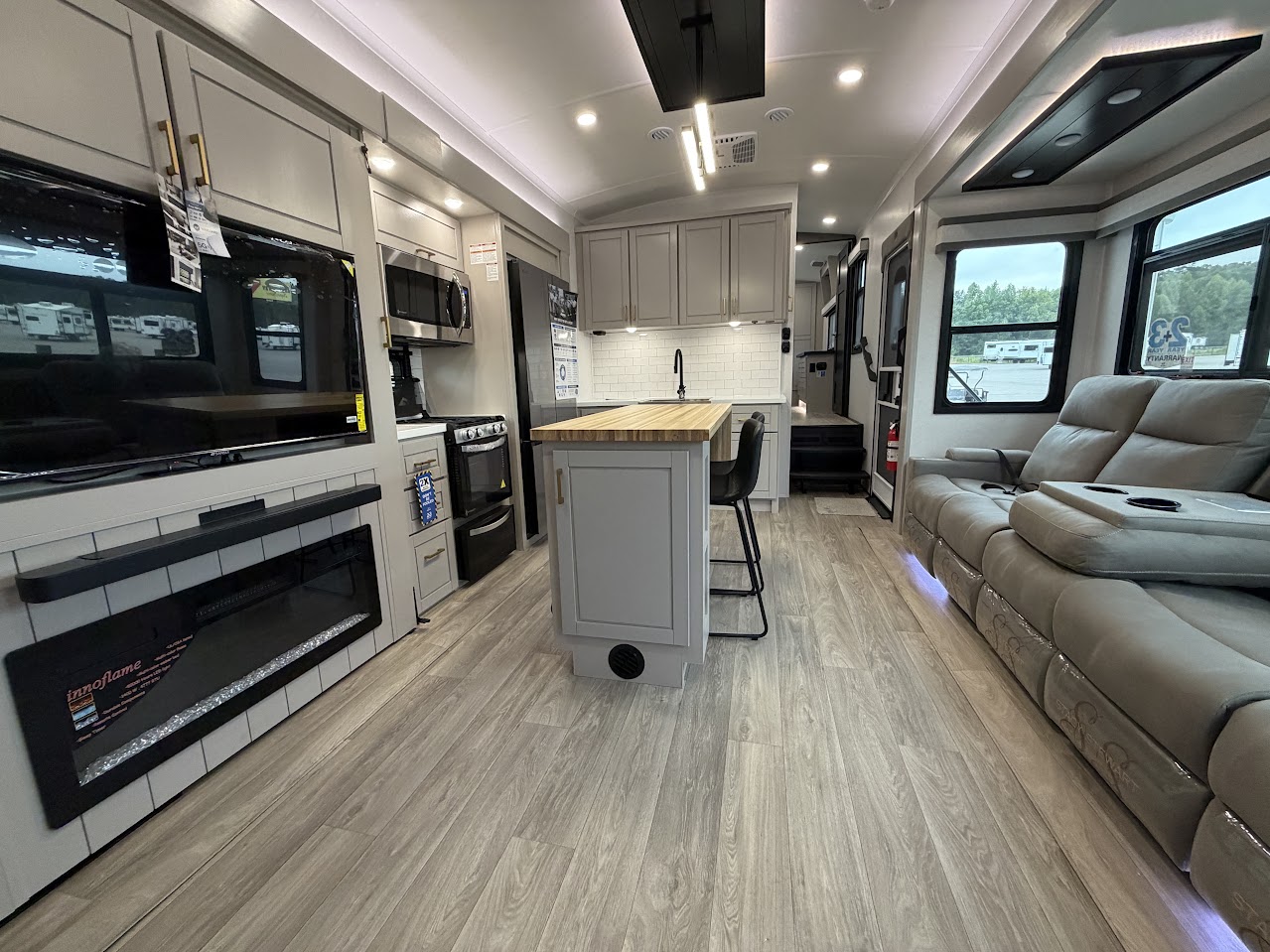 2027 JAYCO NORTH POINT 375TBDB - Image 49
