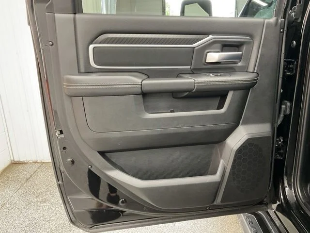 2025 Ram 2500 Big Horn 4x4 Crew Cab 6'4" Box - Image 21