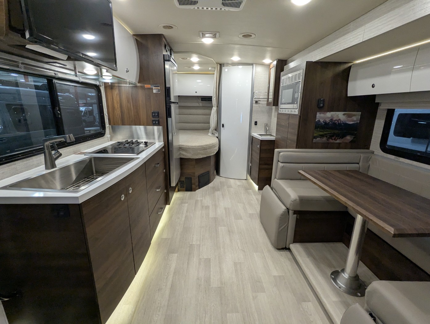 2023 Winnebago View 24J - Image 19