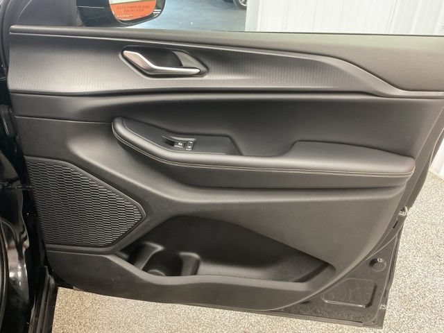 2023 Jeep Grand Cherokee L Utility 4D Altitude 4WD - Image 32