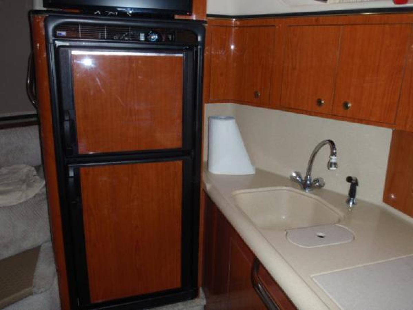 1999 Sea Ray Express Cruiser - Image 13