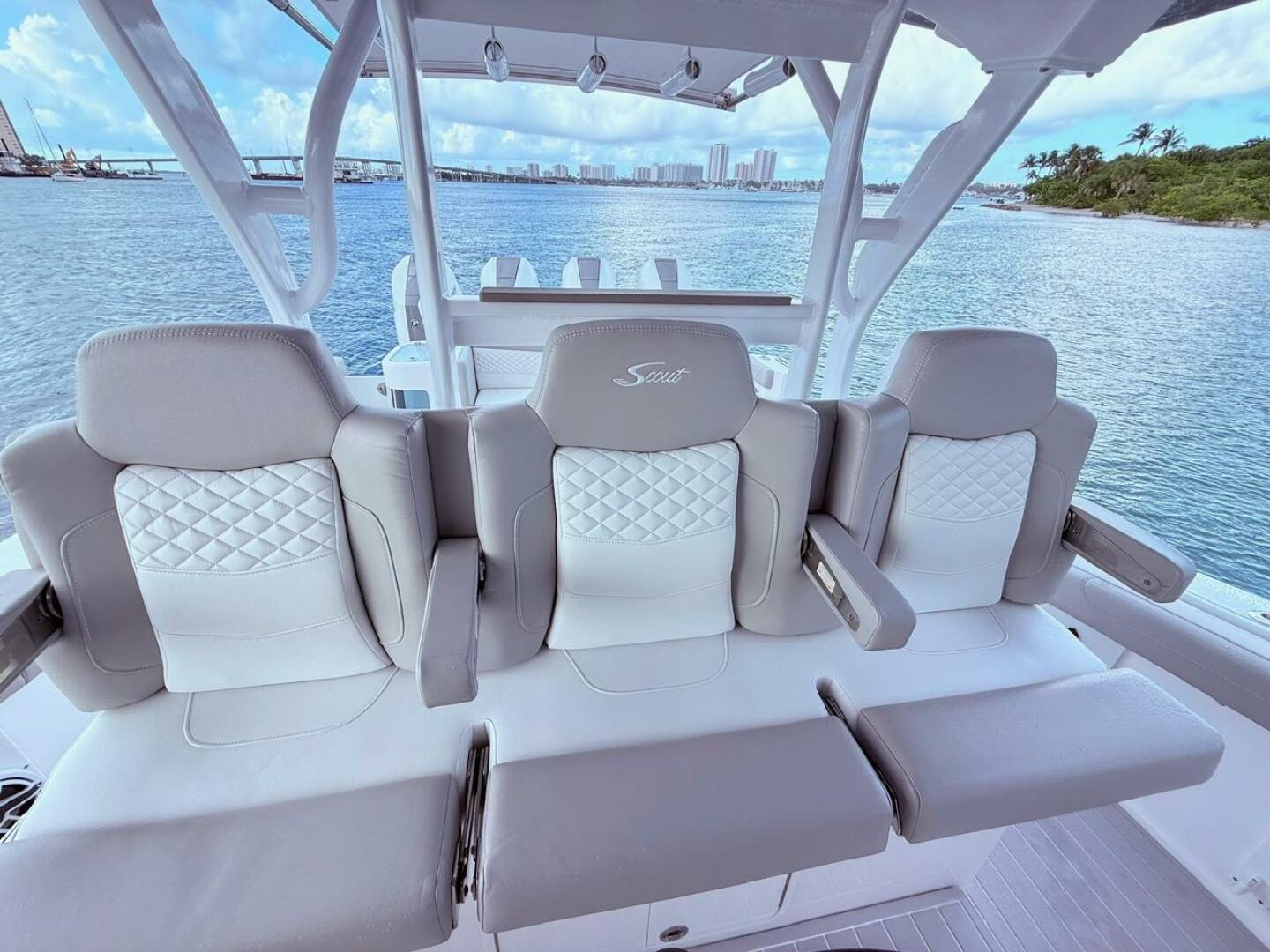 2006 Carver 43 Motor Yacht - Image 131