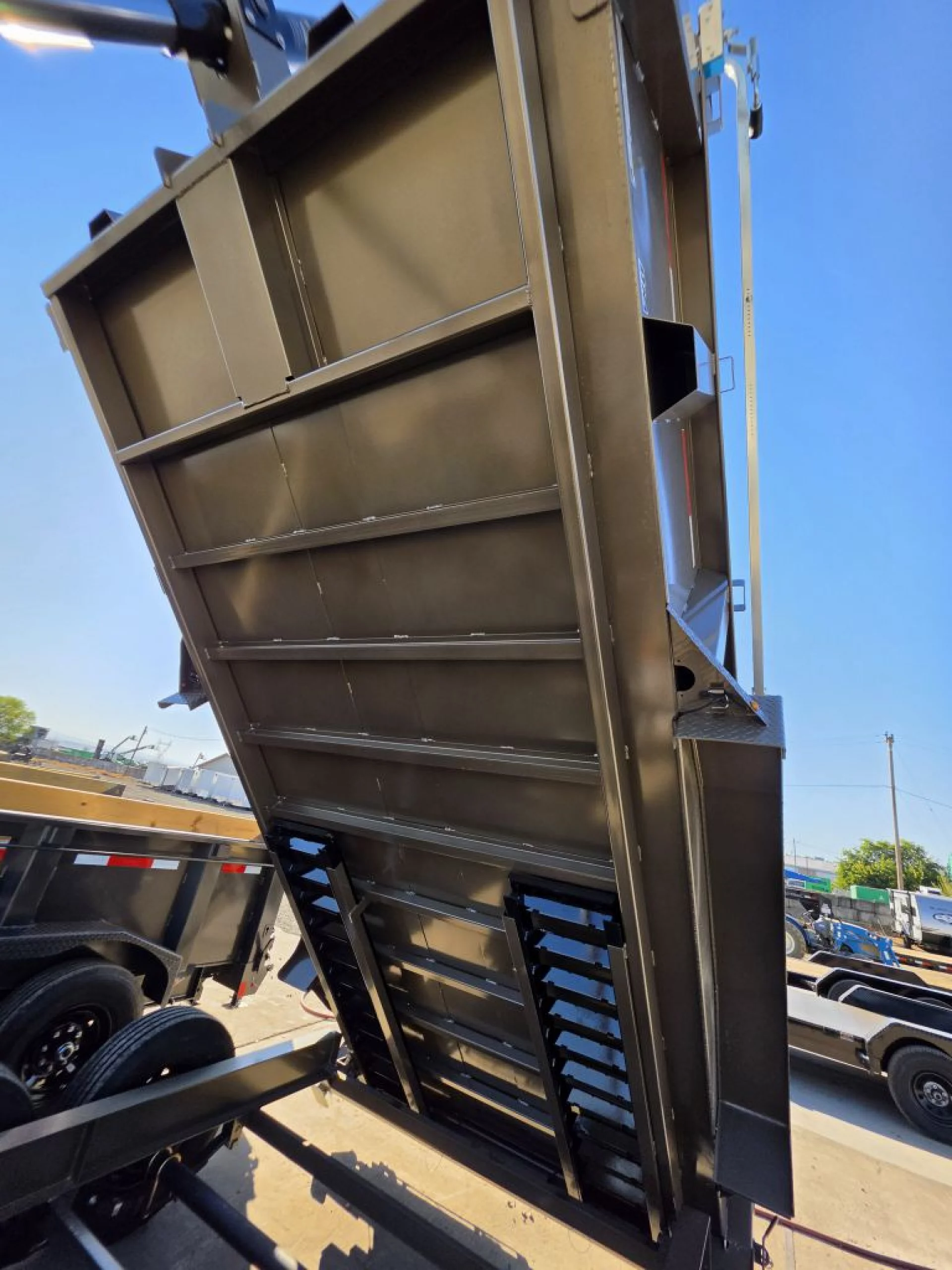 2027 DIAMOND C TRAILERS DIAMOND C LPT 207 HEAVY DUTY 14X82 32 SIDES PACESETTER - Image 7