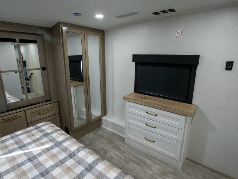 2026 Jayco Eagle 365UKTS - Image 23