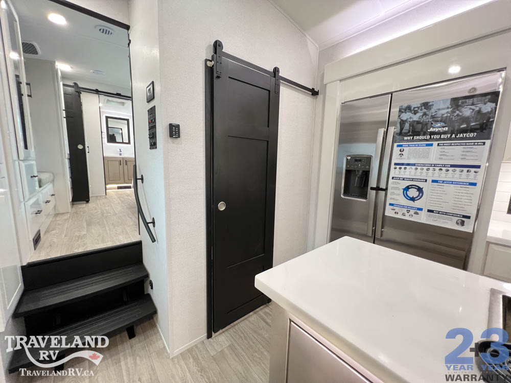 2027 Jayco Pinnacle 39FLOK - Image 39