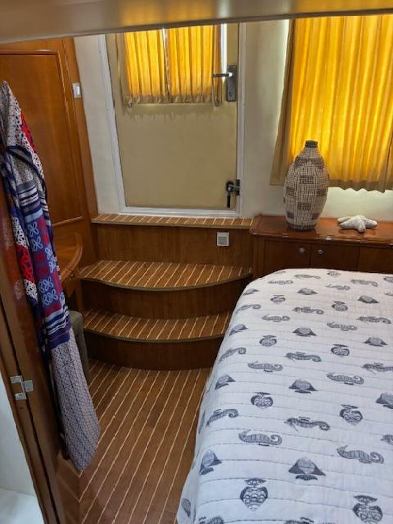 2006 Carver 43 Motor Yacht - Image 92