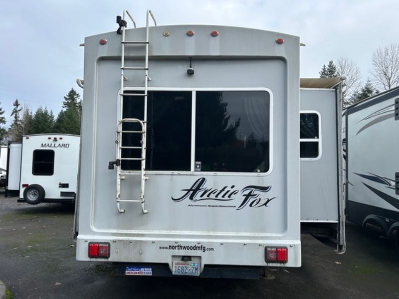 2017 Northwood Arctic Fox 35-5Z - Image 5