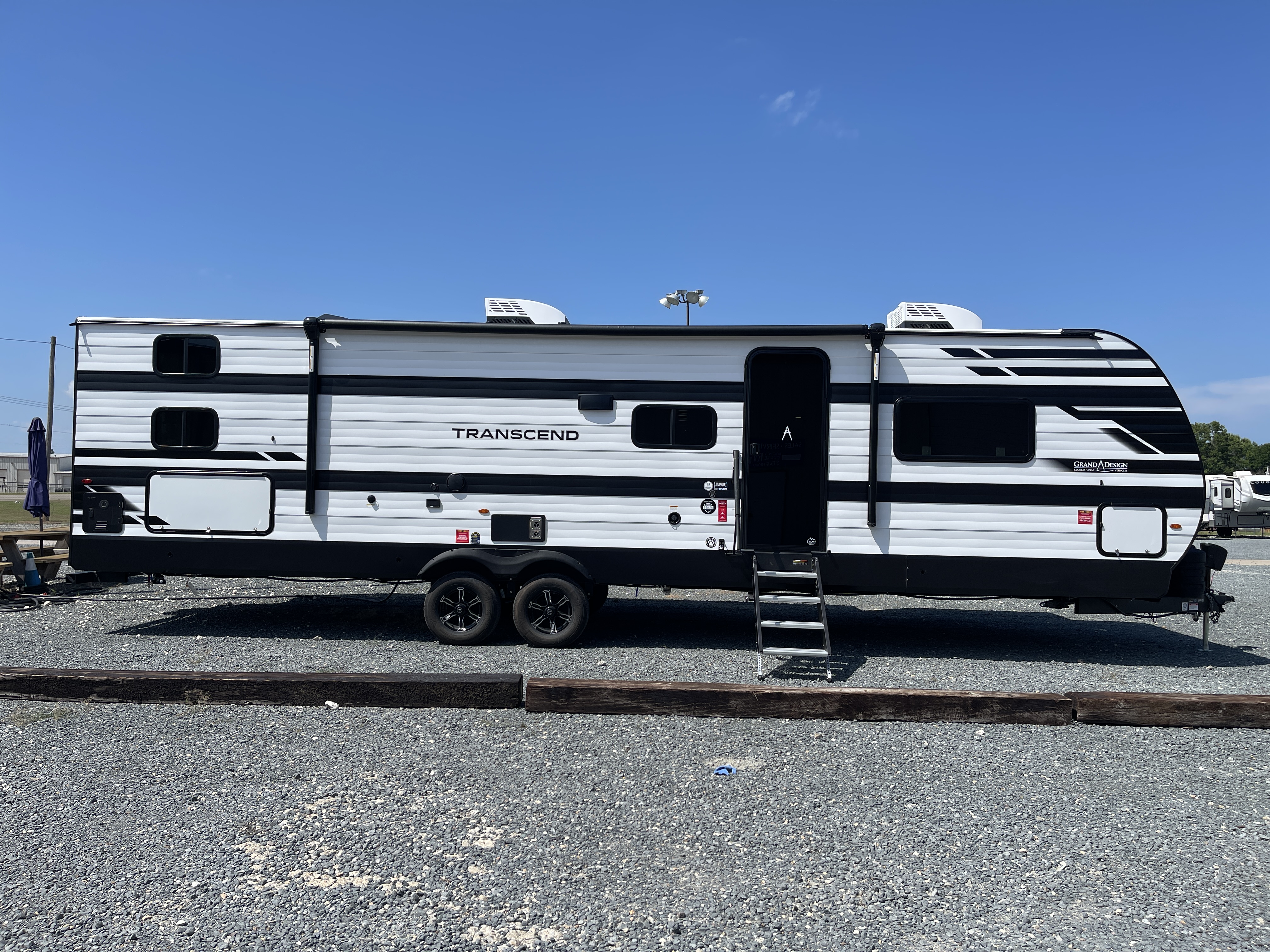 2027 Grand Design Transcend 335BHT - Image 8