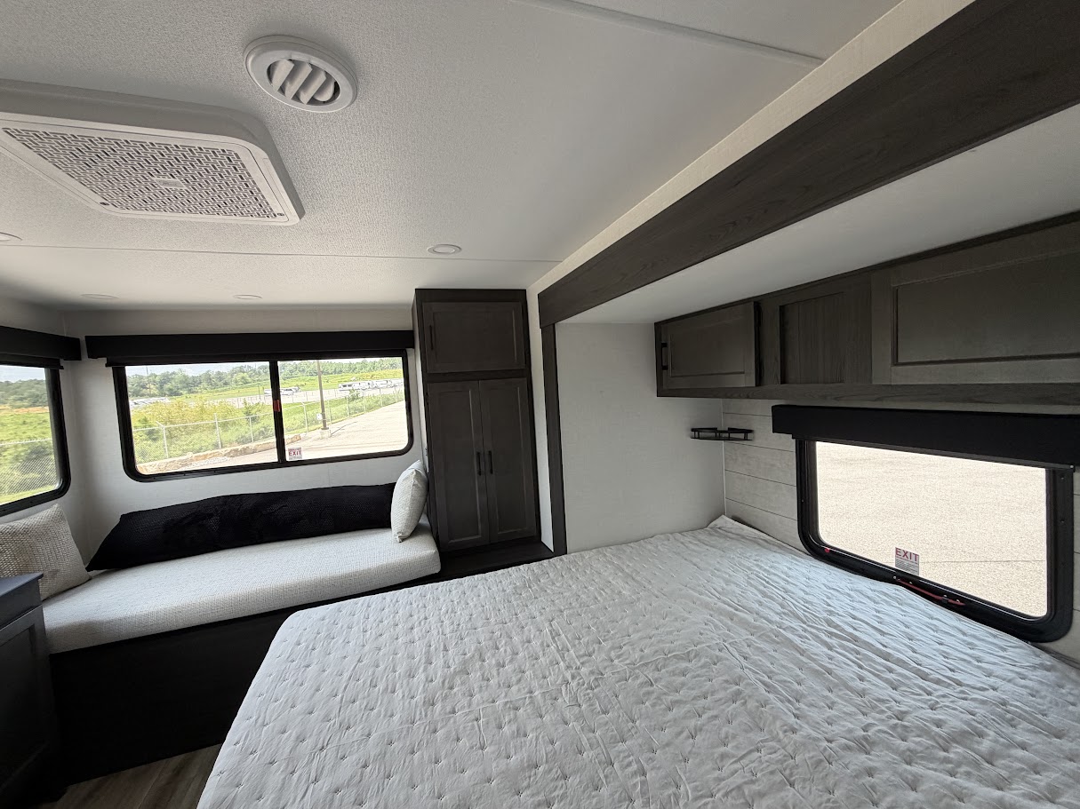 2027 VENTURE RV STRATUS 262VFK - Image 39
