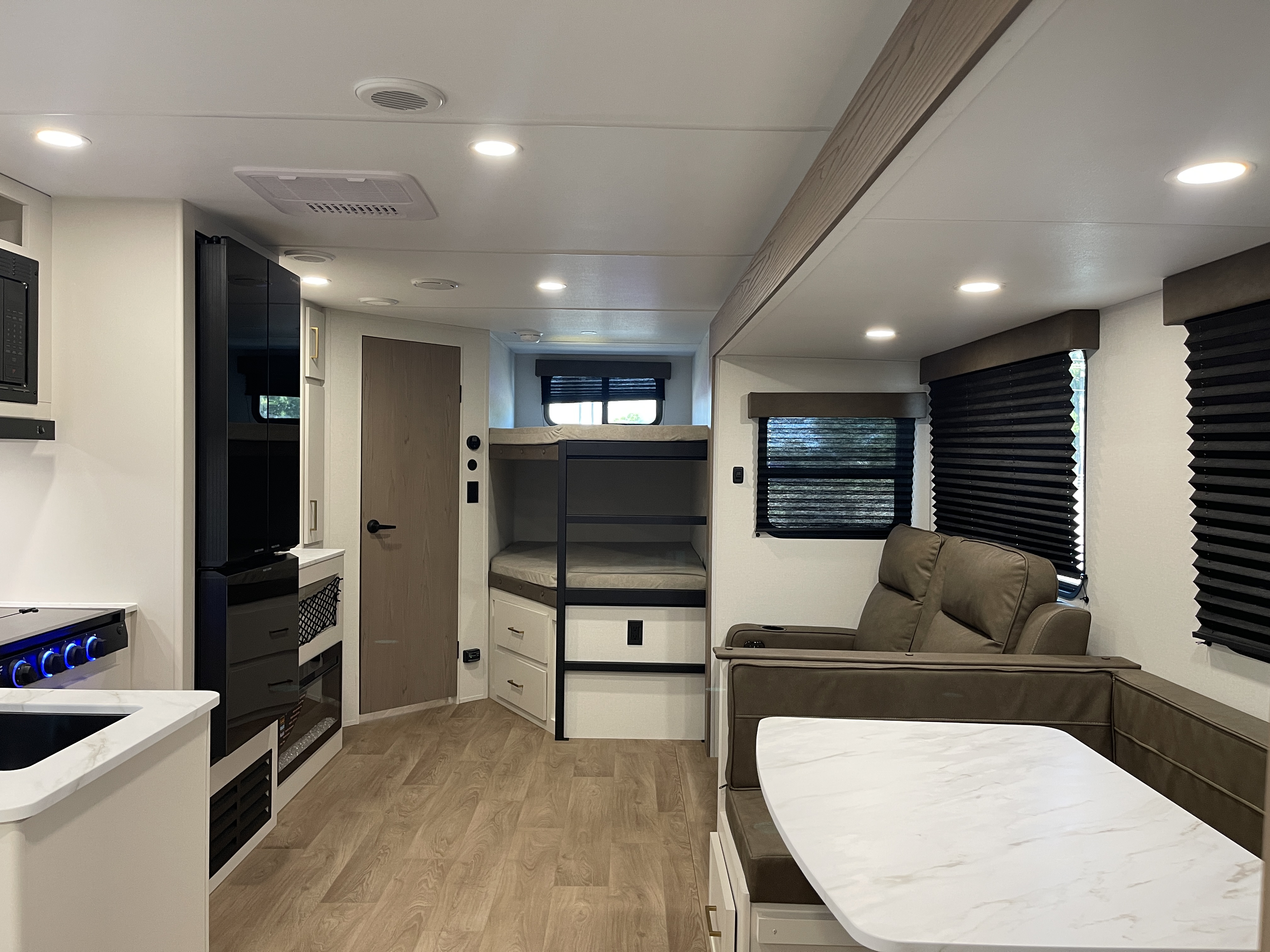 2027 Grand Design Transcend XPLOR 27DBX - Image 12