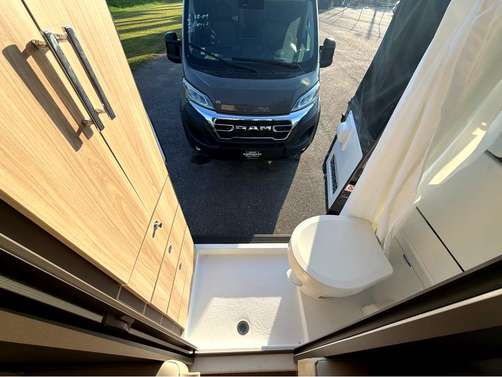 2027 ENTEGRA COACH ETHOS 20T - Image 17