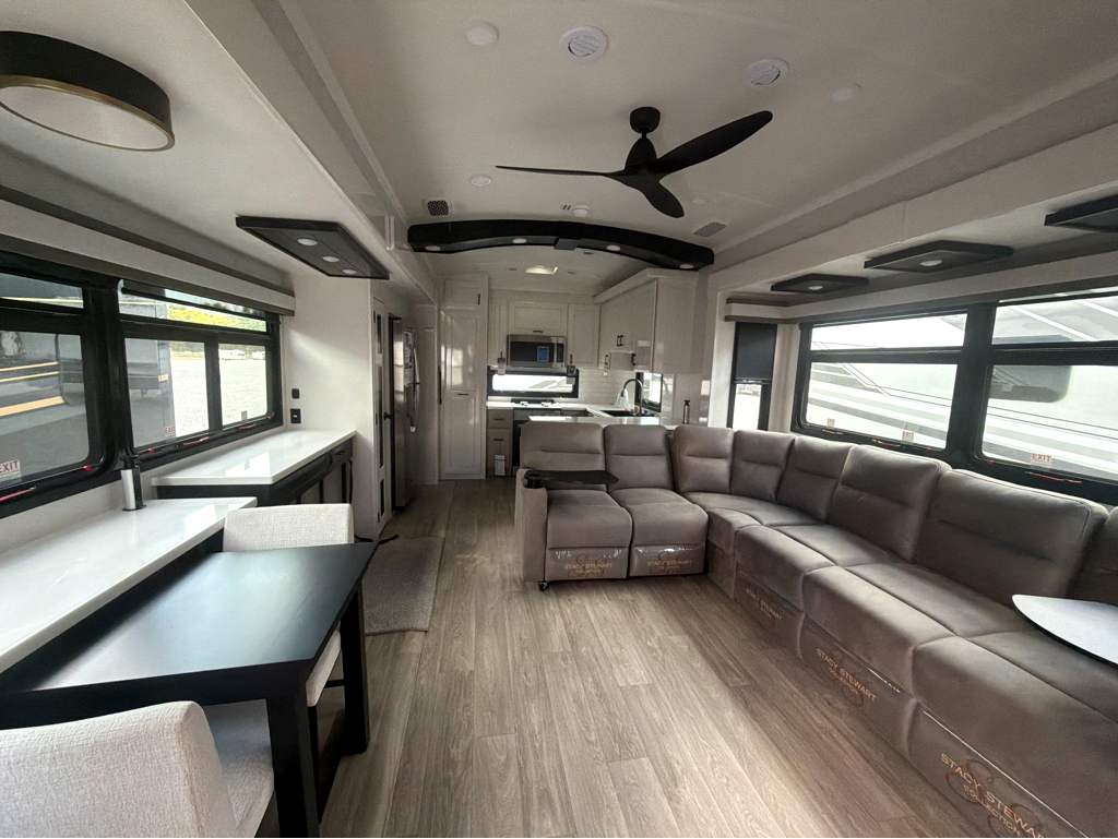 2027 JAYCO PINNACLE 38FBRK - Image 11