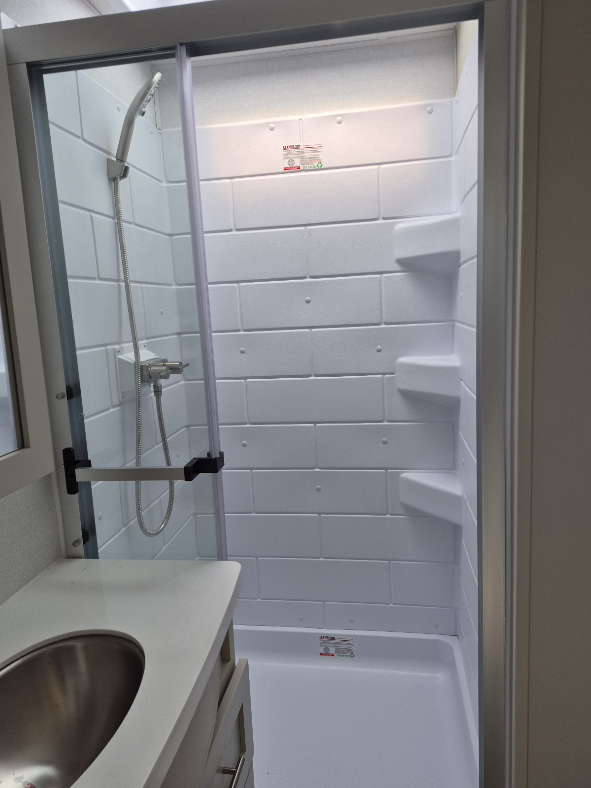 2027 Alliance RV Avenue 298RL - Image 11