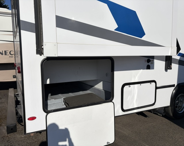 2026 Forest River Sunseeker LE 3010DS - Image 6