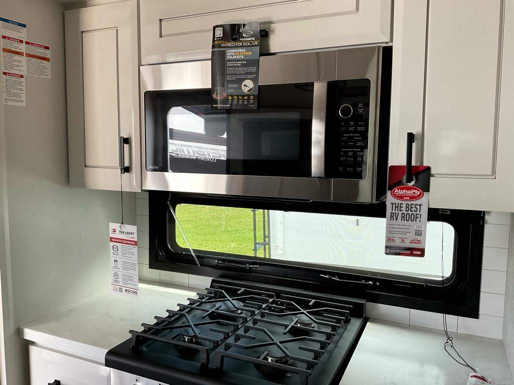 2025 JAYCO PINNACLE 38 FLGS - Image 22