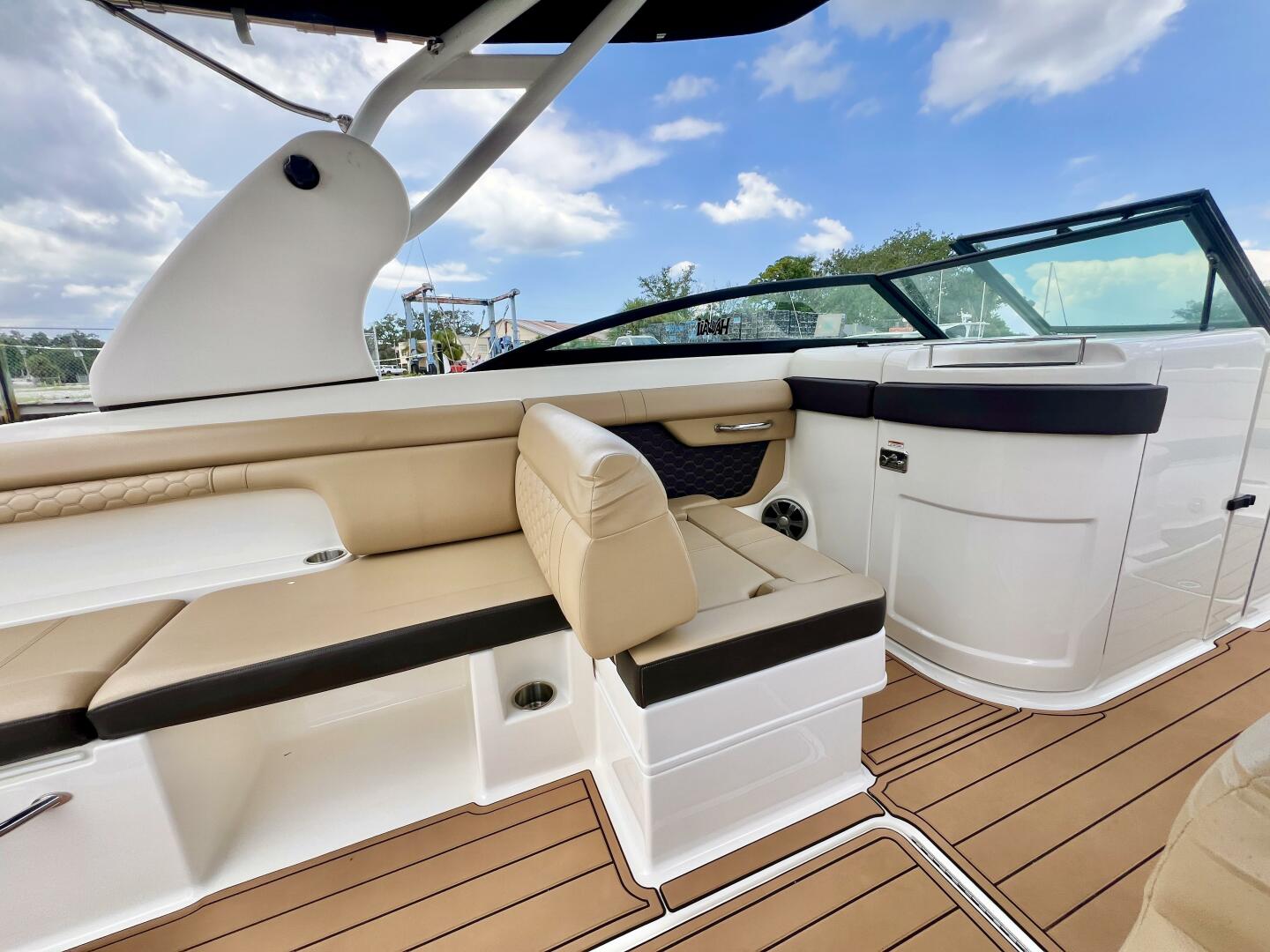2019 Sea Ray SDX 290 OB - Image 13